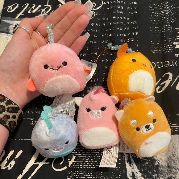MYSTERY MICRO SQUISHMALLOW KEYCHAINS - Picture 9 of 10